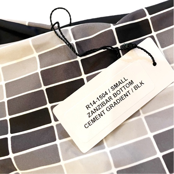 Rachel Pally Zanzibar Skimpy CEMENT GRADIENT Reversible to Solid Black Black - Picture 4 of 9